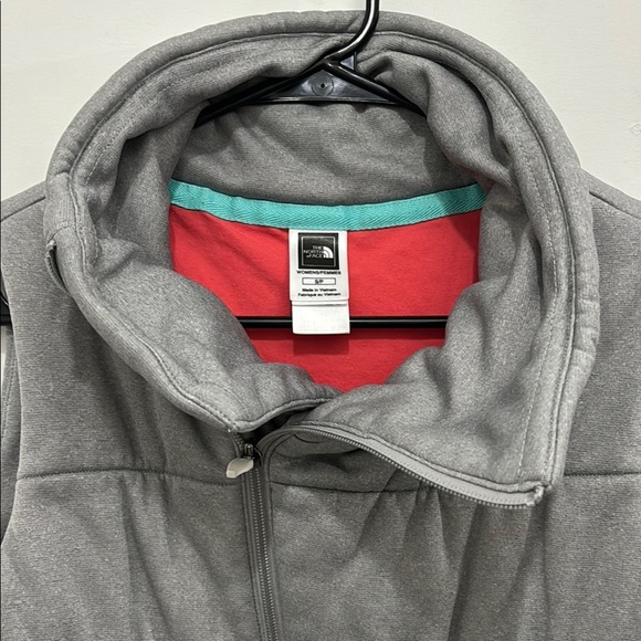 The North Face Puffer Vest - Picture 2 of 4